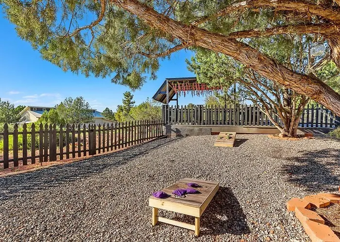 Serene Home- Sleeps 16 - Starlink Wifi - Hot Tub - Pool -2 Kitchens! * Sedona