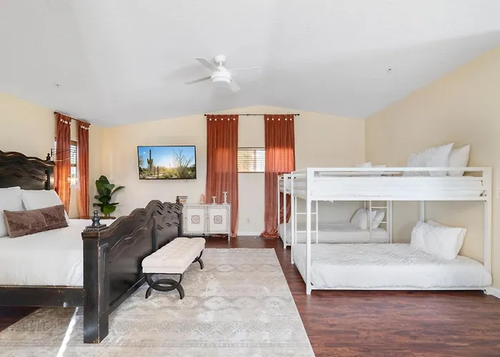 Serene Home- Sleeps 16 - Starlink Wifi - Hot Tub - Pool -2 Kitchens! Holiday home Sedona