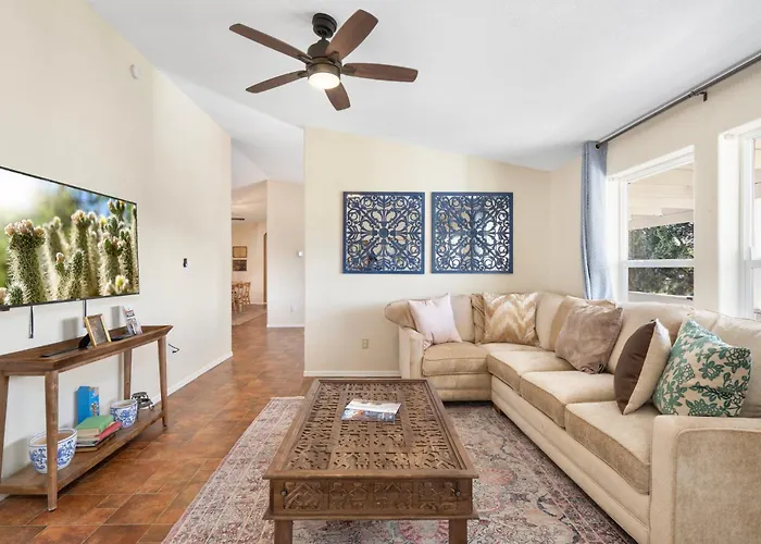Serene Home- Sleeps 16 - Starlink Wifi - Hot Tub - Pool -2 Kitchens! * Sedona